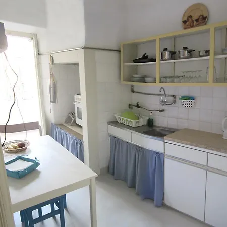 Διαμέρισμα Cosy, Charming And Sunny Home!